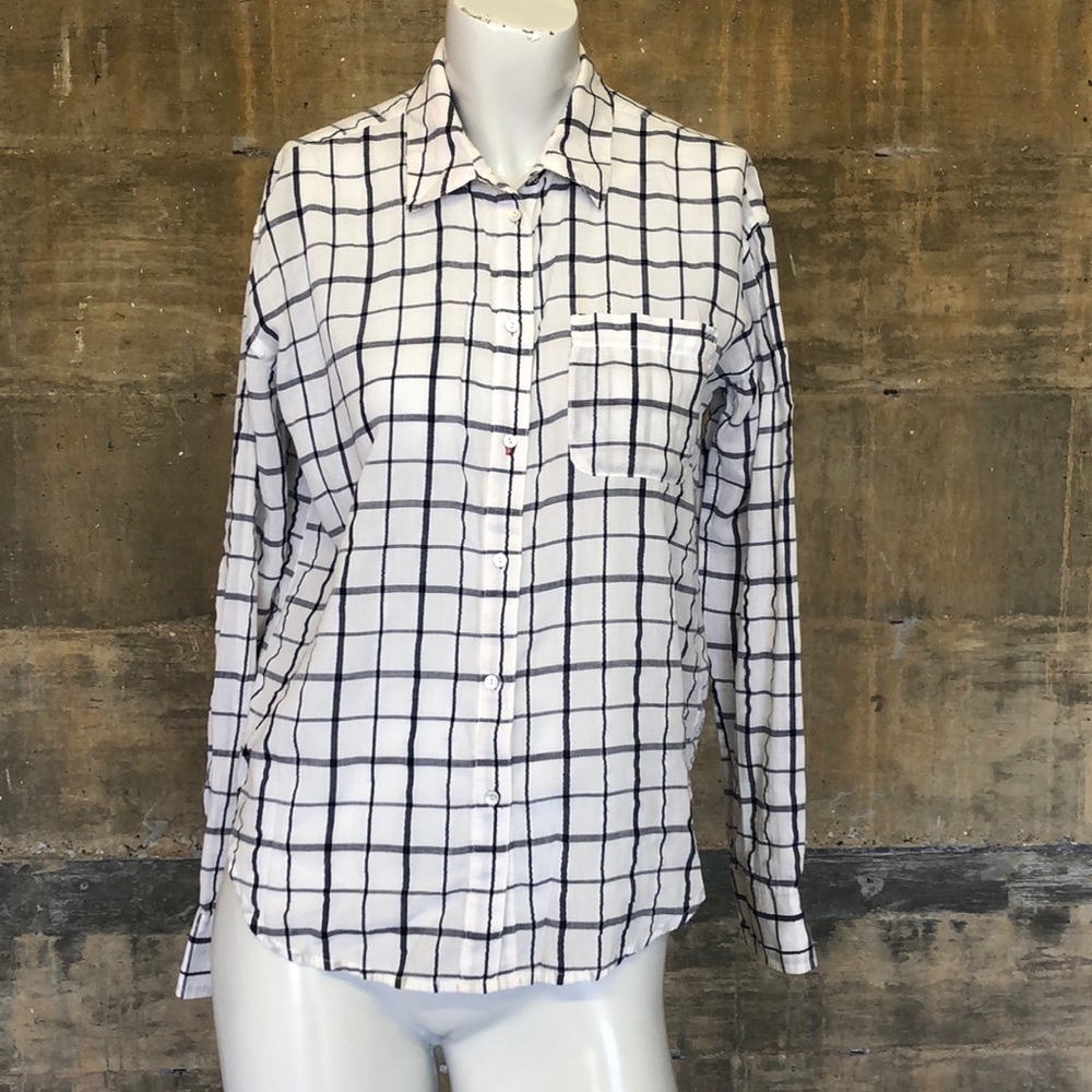Elizabeth and James Buttoned Down Shirt XS